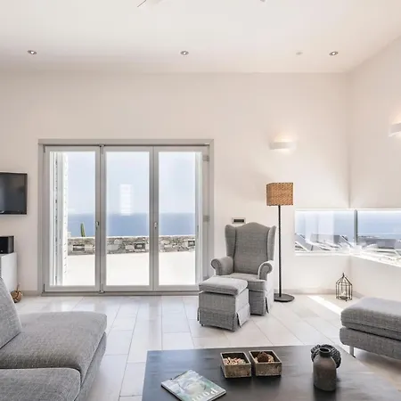 Luxury With Pool And Sea View *