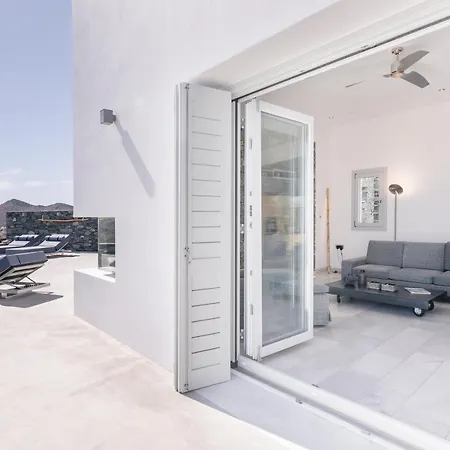 Luxury With Pool And Sea View Liaropá